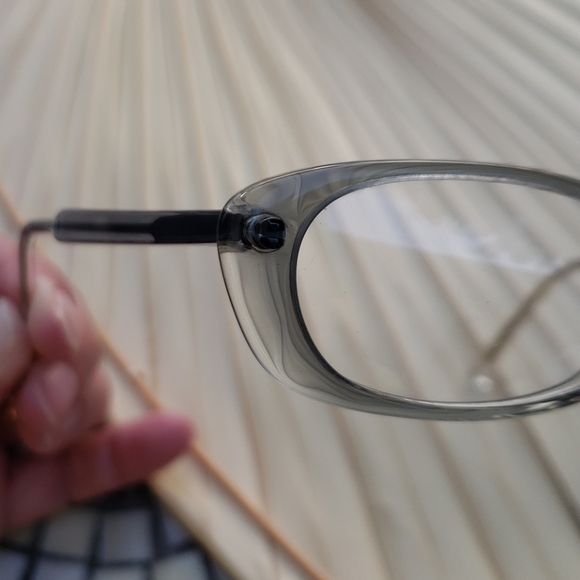 ❌️SOLD🚫 NWT DKNY eyeglasses for prescription - Picture 3 of 5